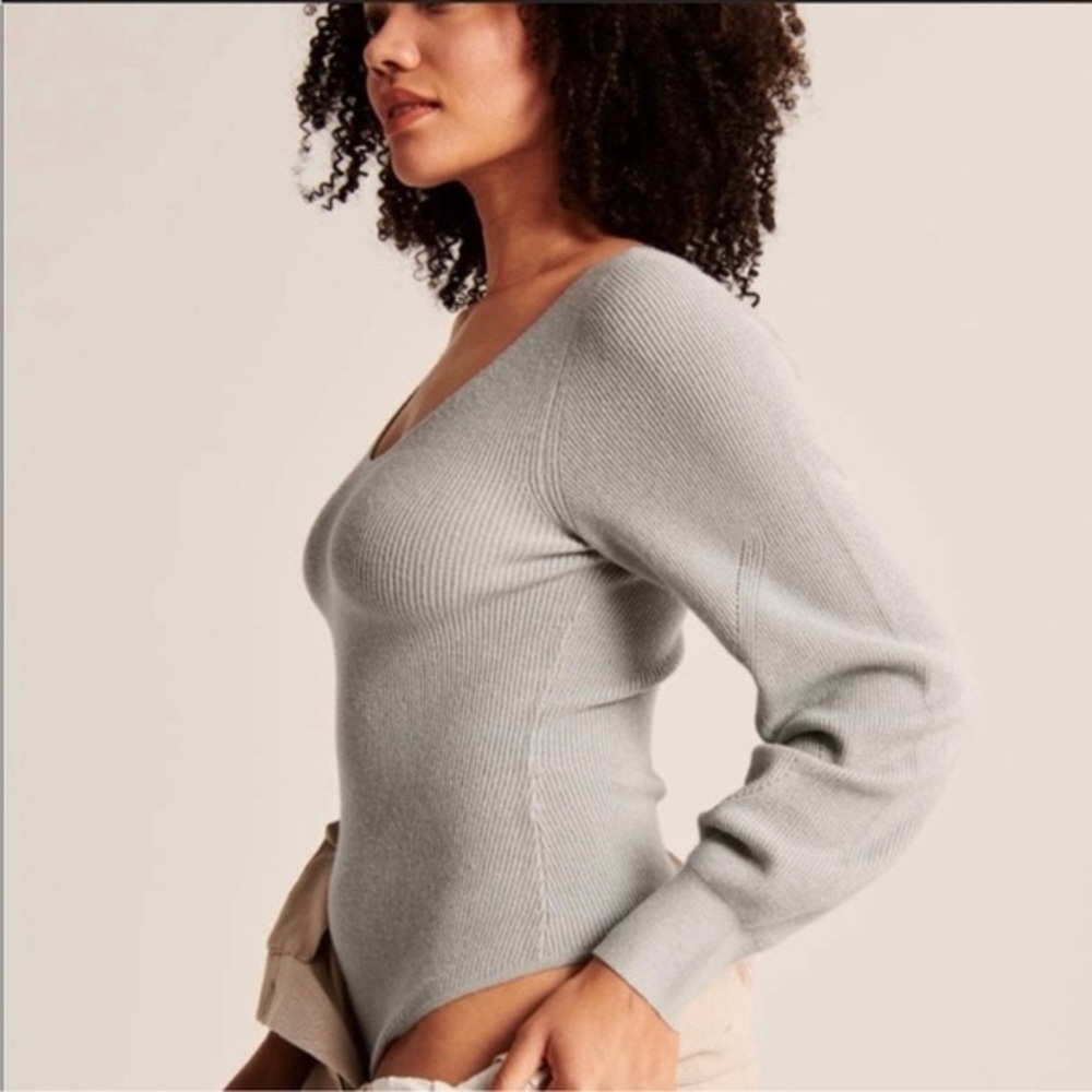 V-Neck Ribbed Sweater Bodysuit - Light Gray Size SMALL